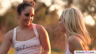 Lesbi kuupäevad sirge blond siis veljed ja lakub tema tuss