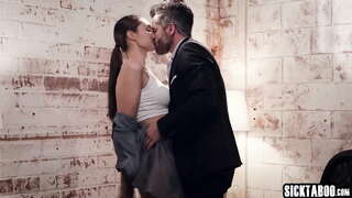 Сэксуальную милфу Бэлу Ралан трахнули так жорстка і глыбока, і ёй гэта так спадабалася