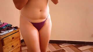 Slutty styvmor, knullar mig och suger min penis när jag kommit hem från att studera hela dagen