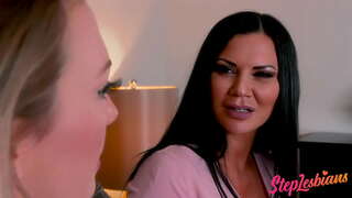 Mostohaanyám Azt Mutatja, Lányom, Hogy Van A Leszbikus Szex